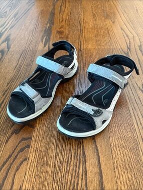 Ecco Men’s 8-8.5 Black and Gray Adjustable Sport Sandals